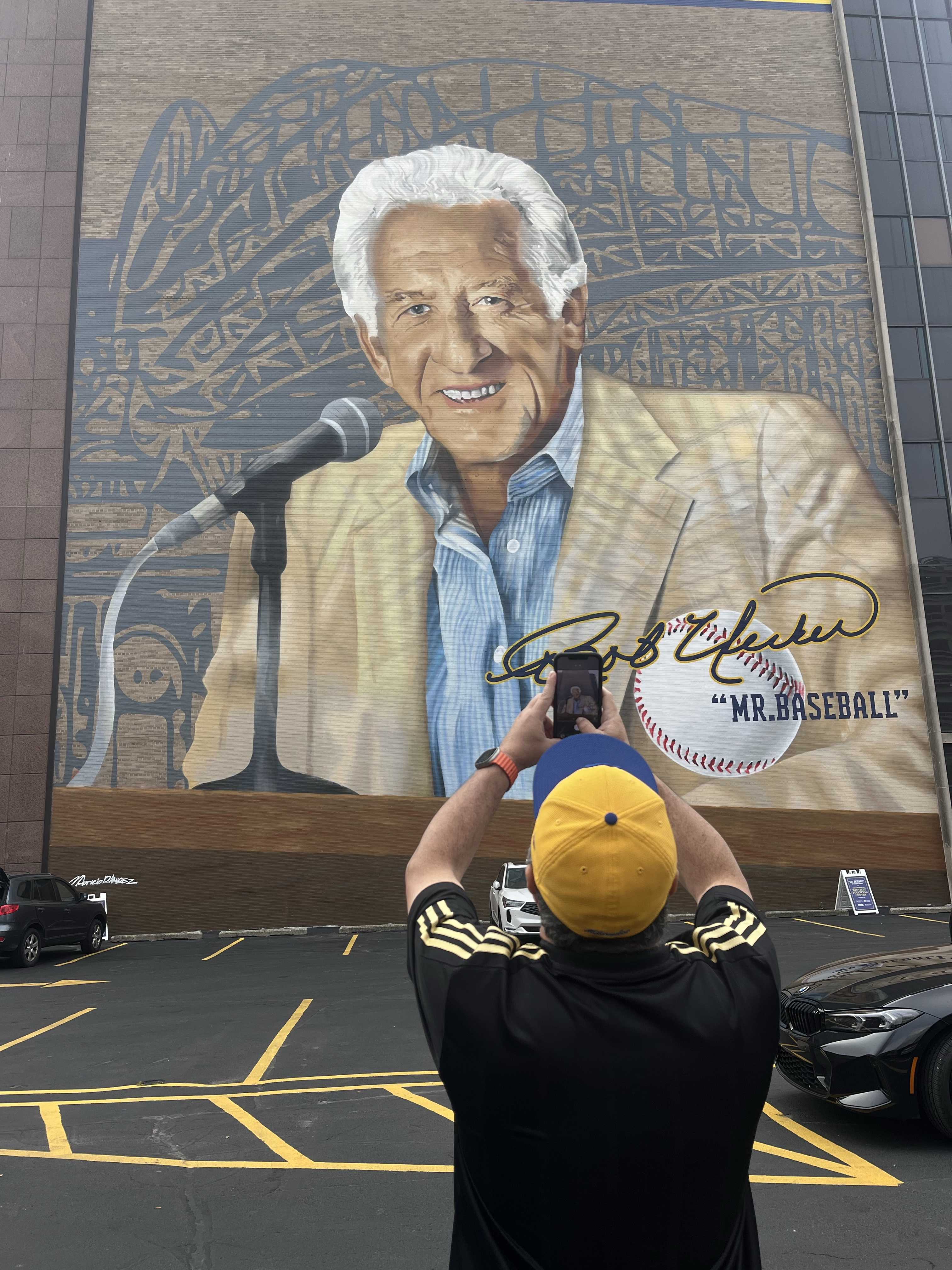 Brewers fans choose special location to watch Championship Parade — WISN 12 Milwaukee