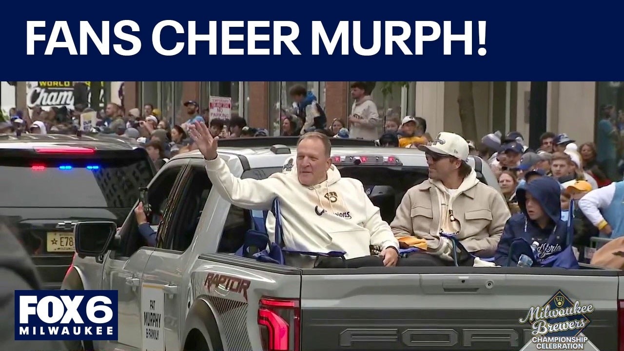 Brewers Championship Parade: Crowd cheers for Murph — FOX 6 News